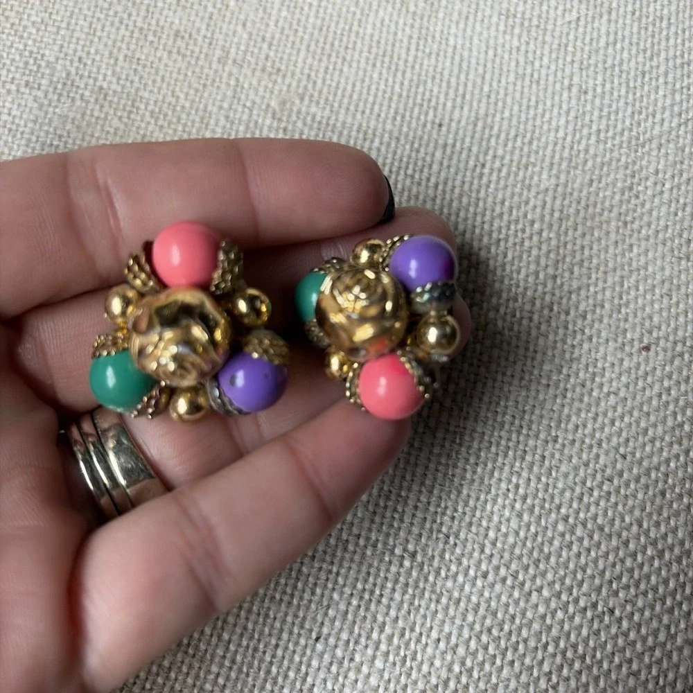 Lot Of 16 Vtg Easter/spring/ St Pats Jewlery- Clip Ons, Bracelets, Pin, Necklace